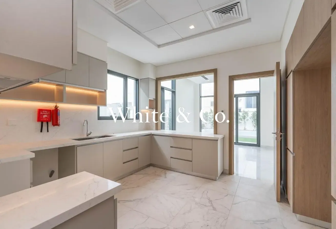 Large Plot | Drivers Room |  Private Pool