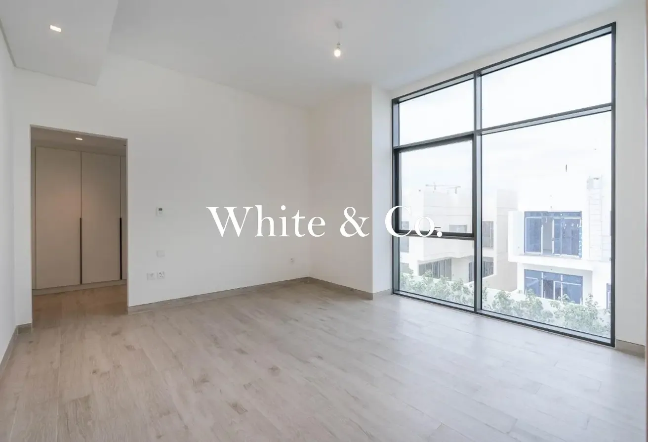 Large Plot | Drivers Room |  Private Pool
