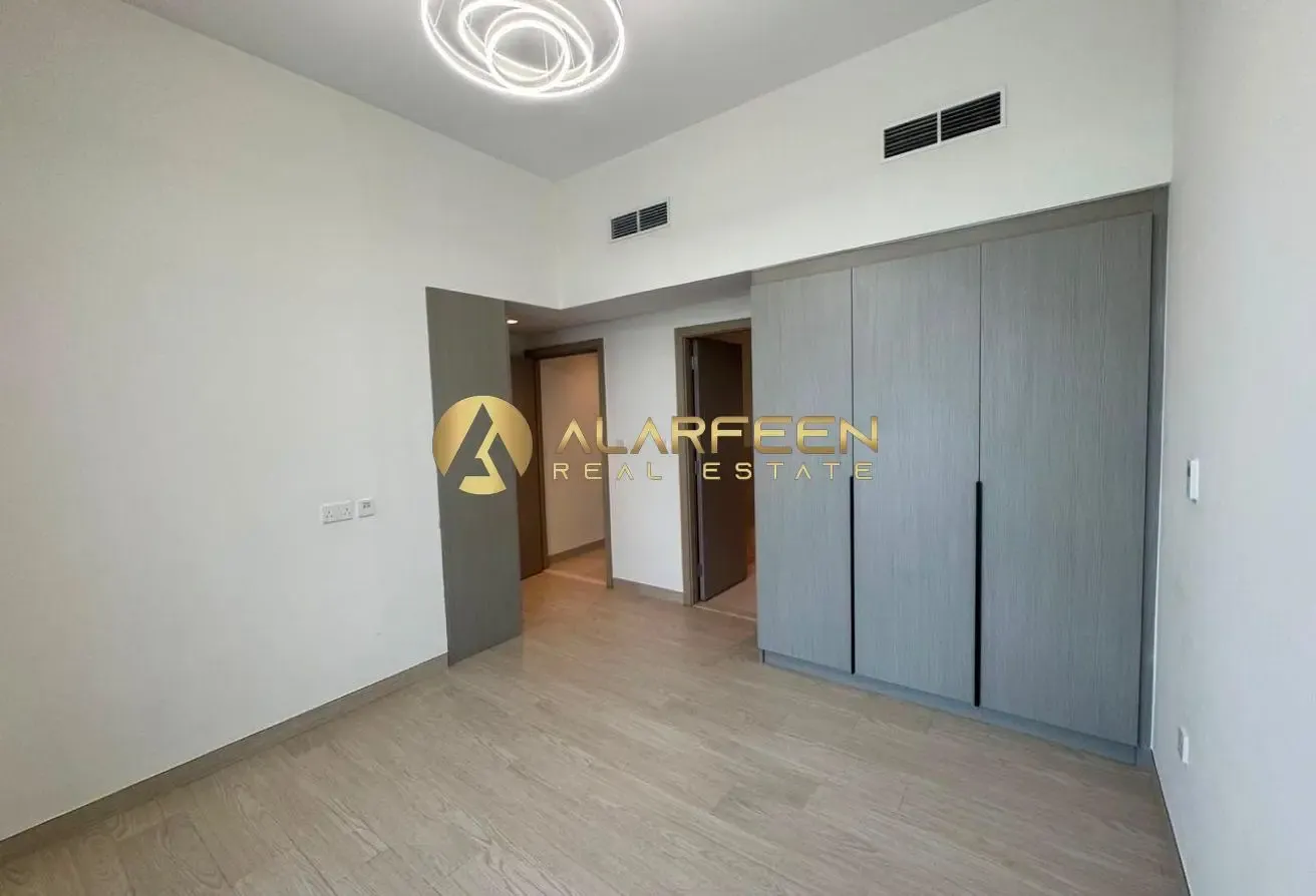 Spacious  Villa | Corner | Park View