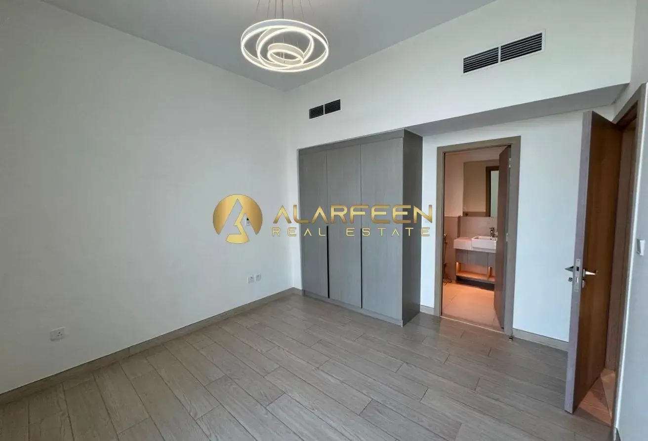 Spacious  Villa | Corner | Park View