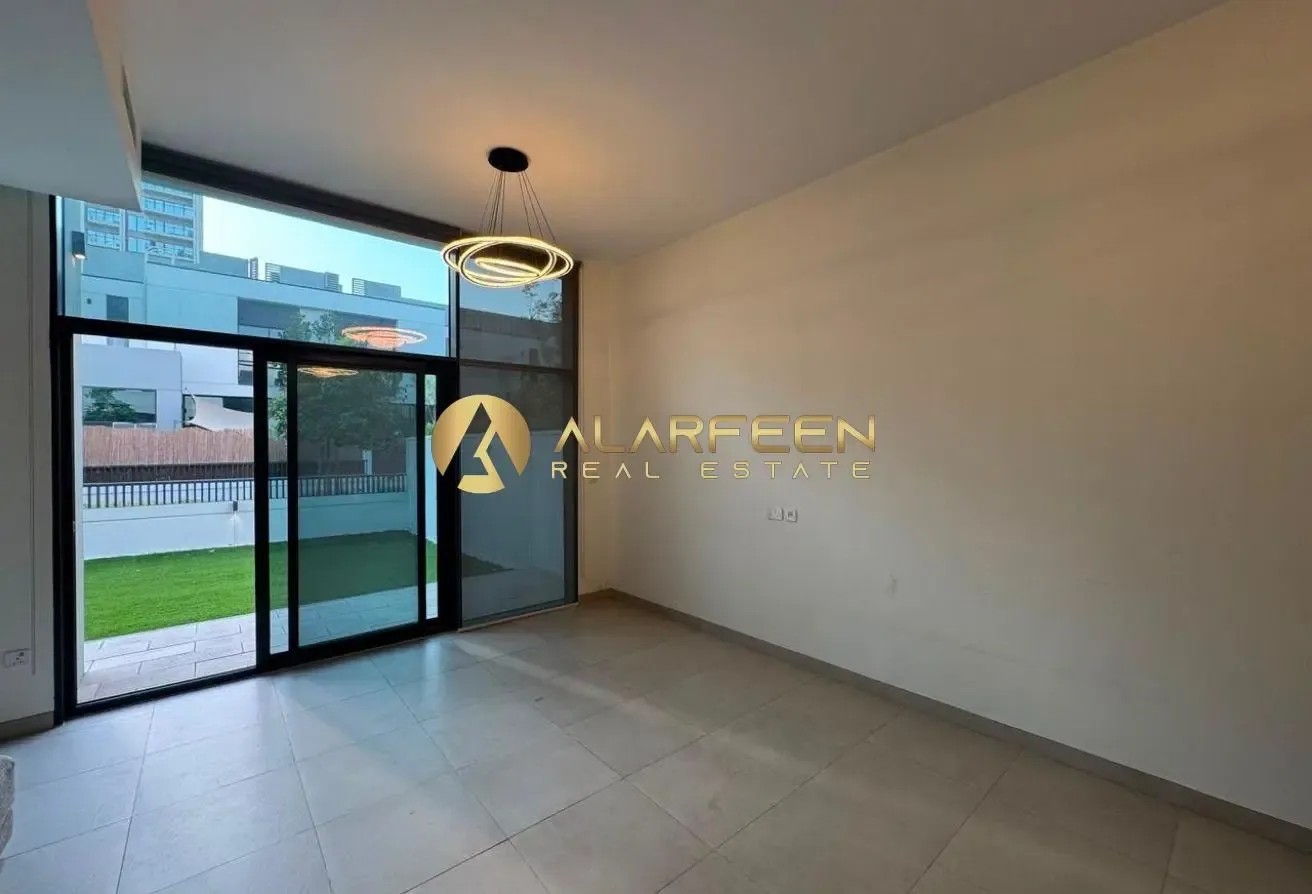 Spacious  Villa | Corner | Park View