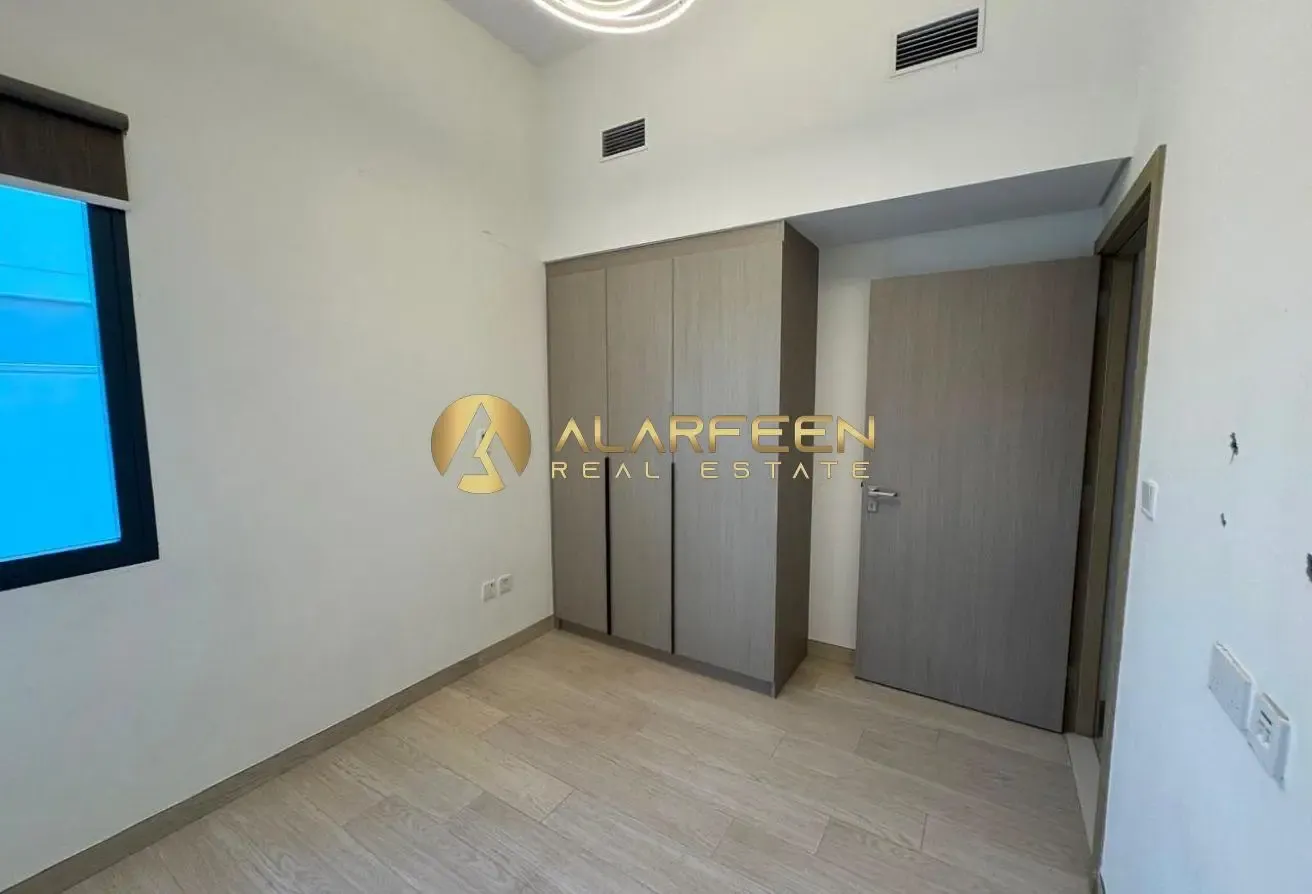 Spacious  Villa | Corner | Park View