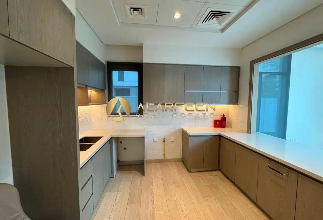 Spacious  Villa | Corner | Park View