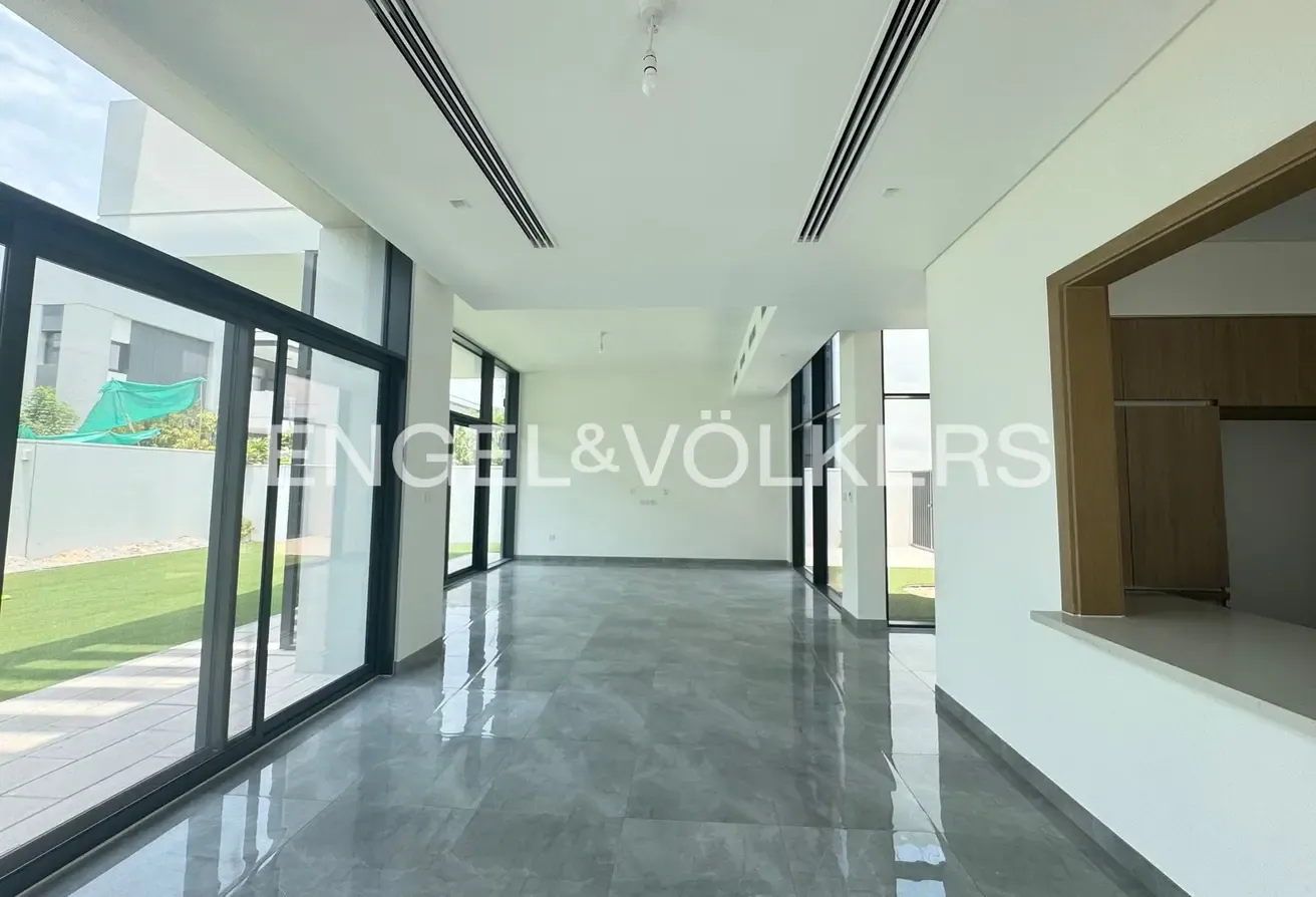 Internal Location | Vacant | Maids Room