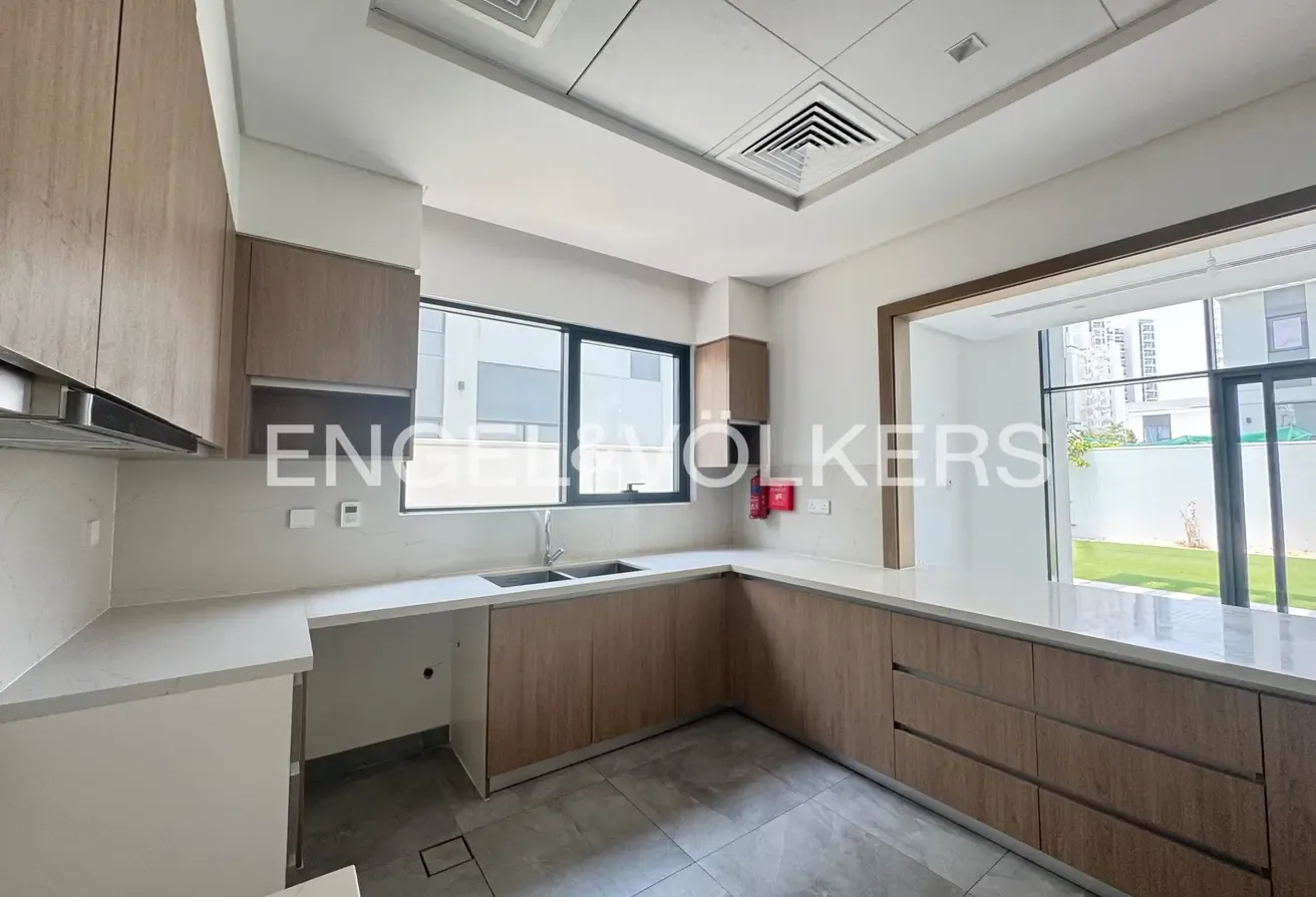 Internal Location | Vacant | Maids Room