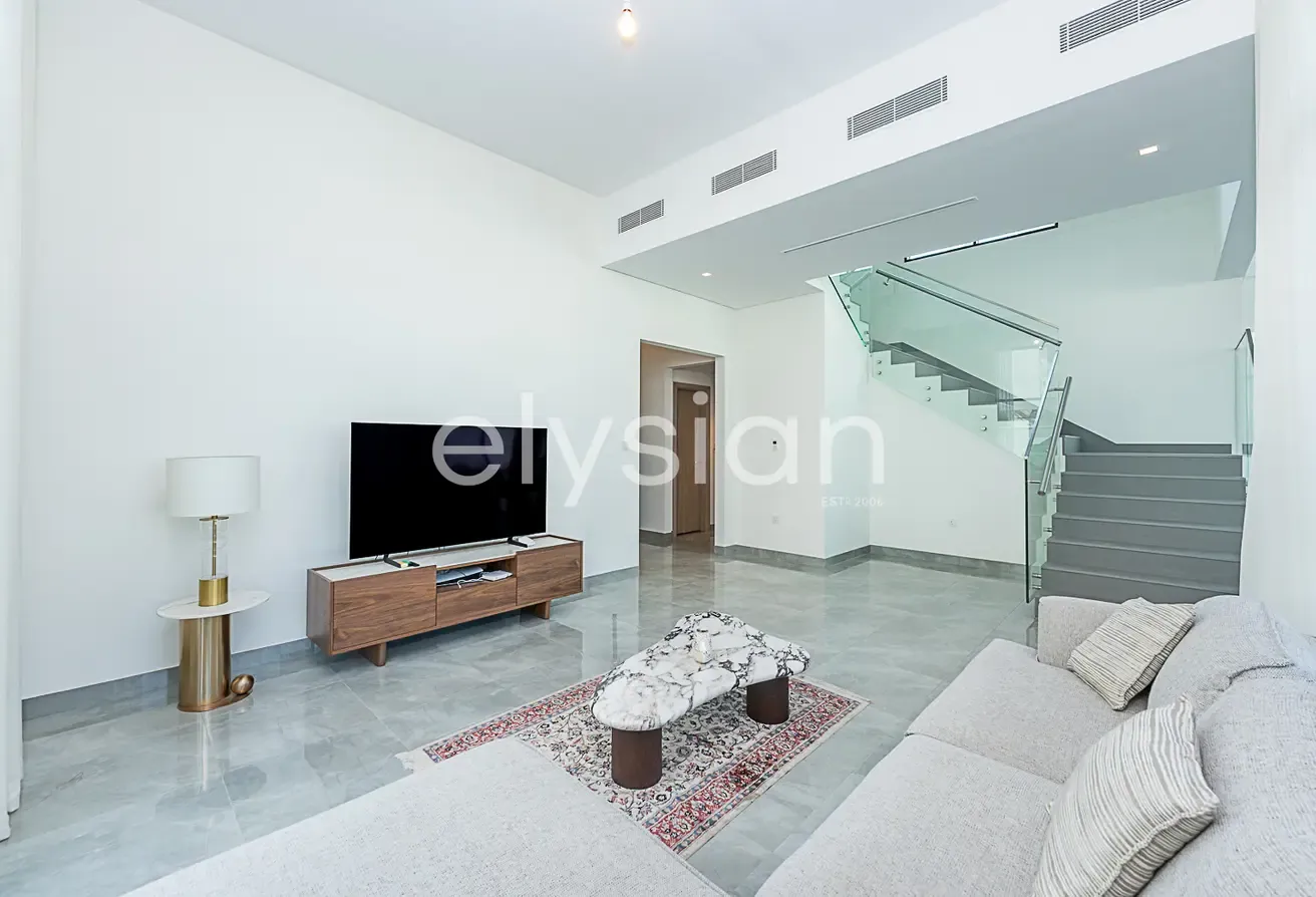 Landscaped | Single Row | Bright and Spacious