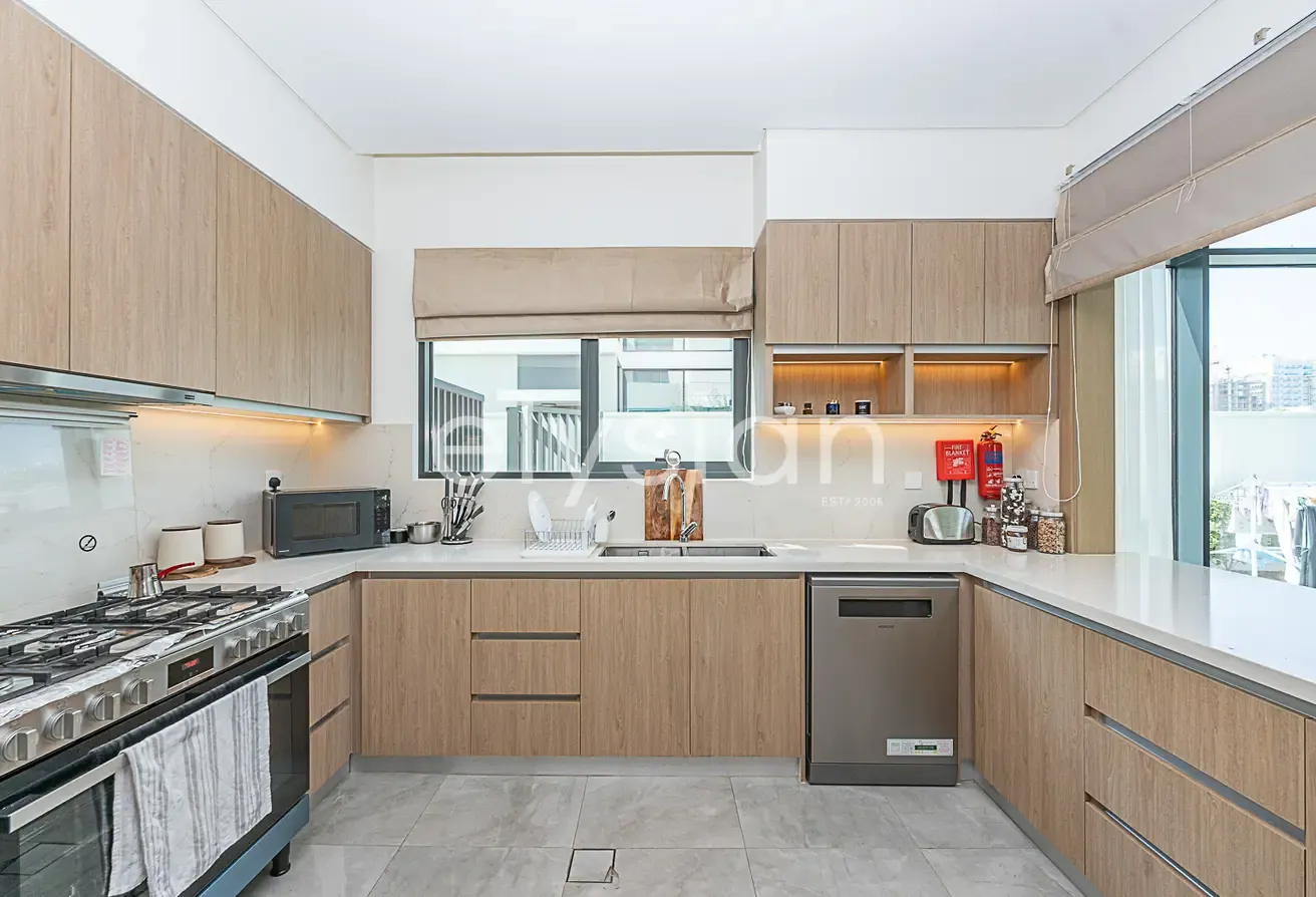 Landscaped | Single Row | Bright and Spacious