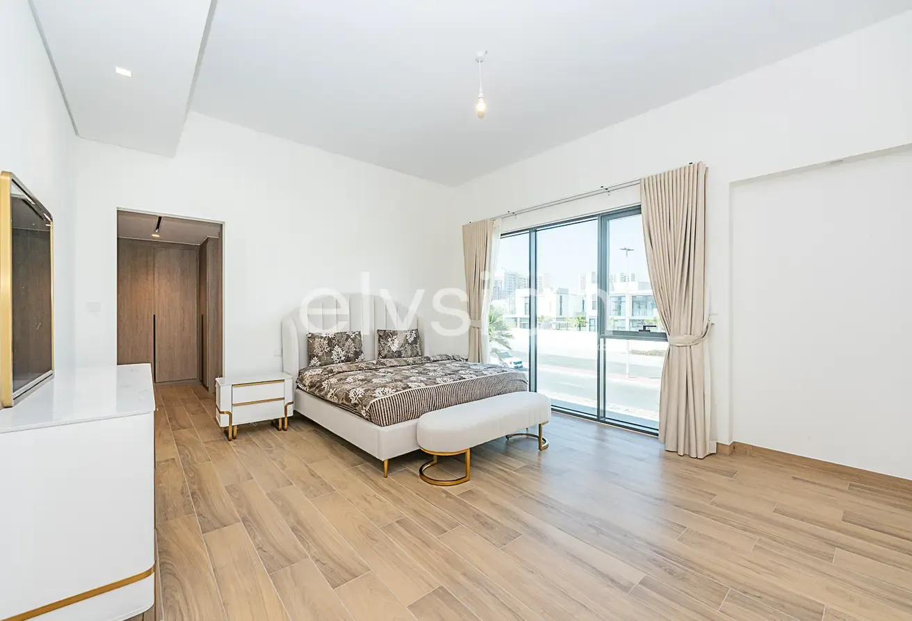 Landscaped | Single Row | Bright and Spacious