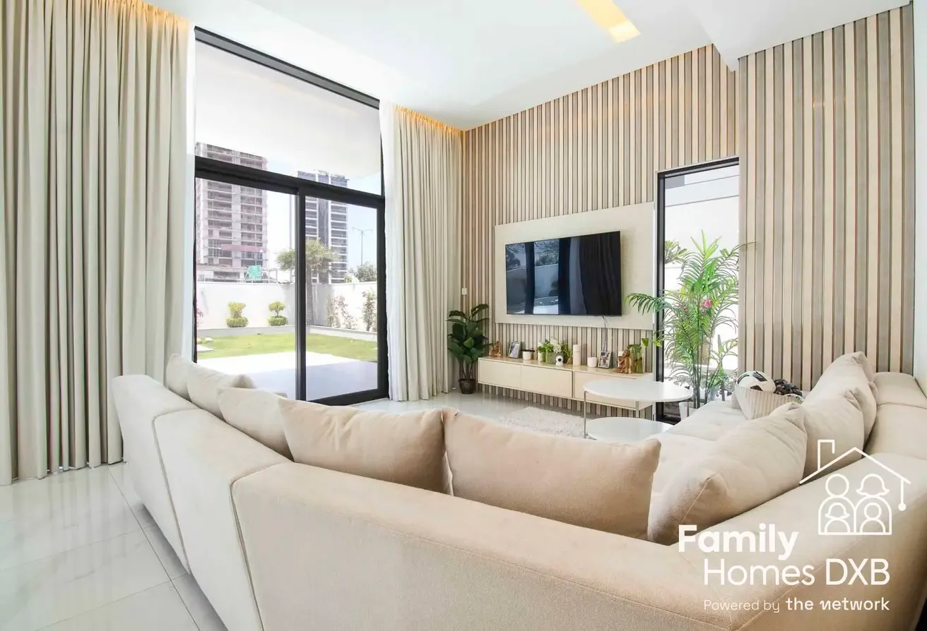 Large 4 Bed+ Maid Vastu Villa| Flexible on Cheques