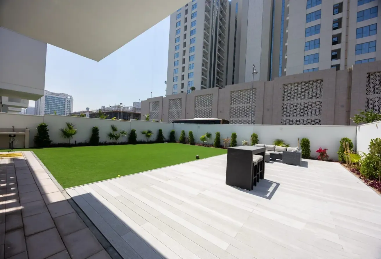 4 BEDROOM | LANDSCAPED | READY TO OCCUPY
