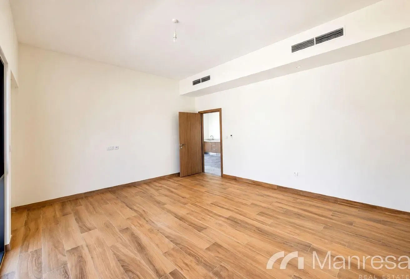 5BR VILLA | MUROOJ EAST | PRIVATE POOL