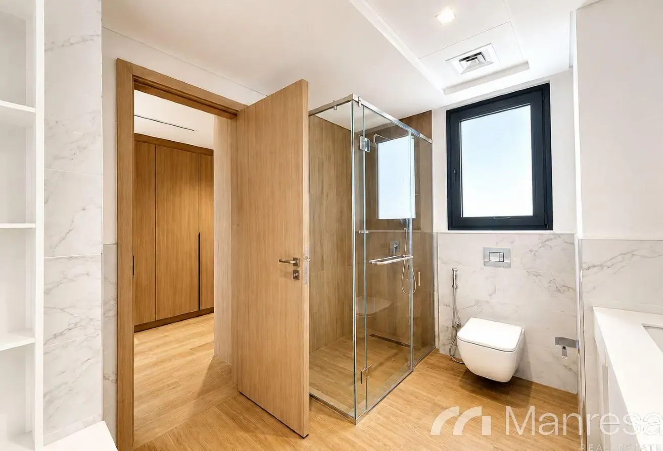 5BR VILLA | MUROOJ EAST | PRIVATE POOL