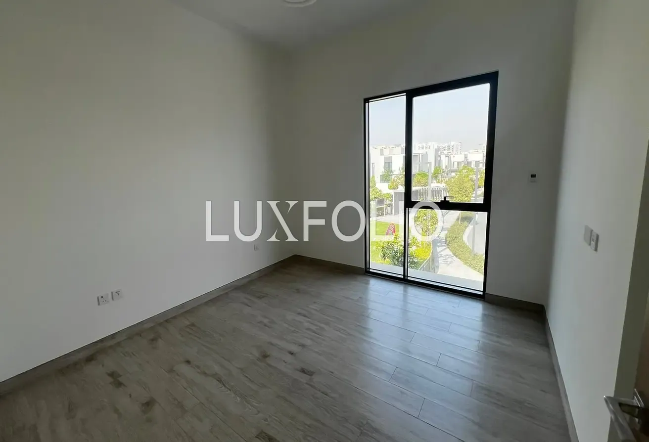 Corner Unit  | Single Row | Facing Community Clubhouse