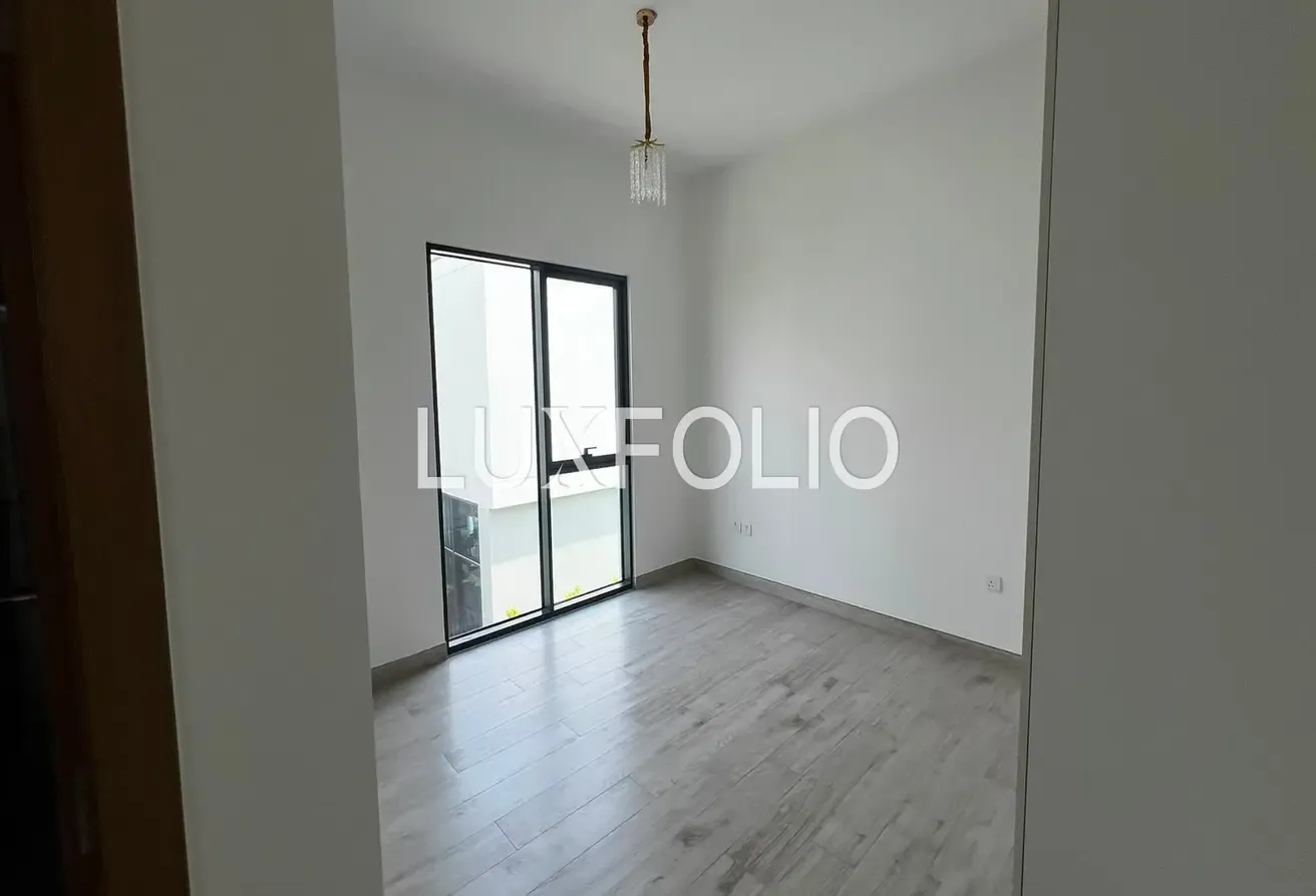 Corner Unit  | Single Row | Facing Community Clubhouse