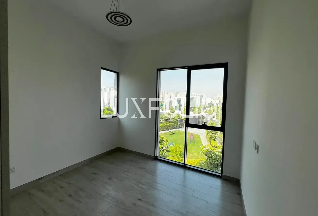 Corner Unit  | Single Row | Facing Community Clubhouse