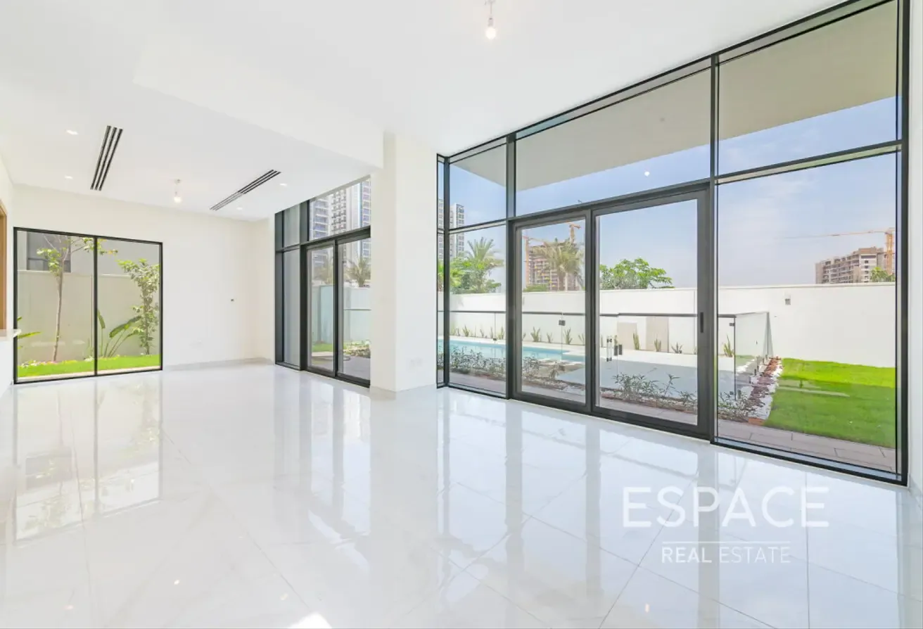 4 Bedrooms Villa | Pool | Next to Park