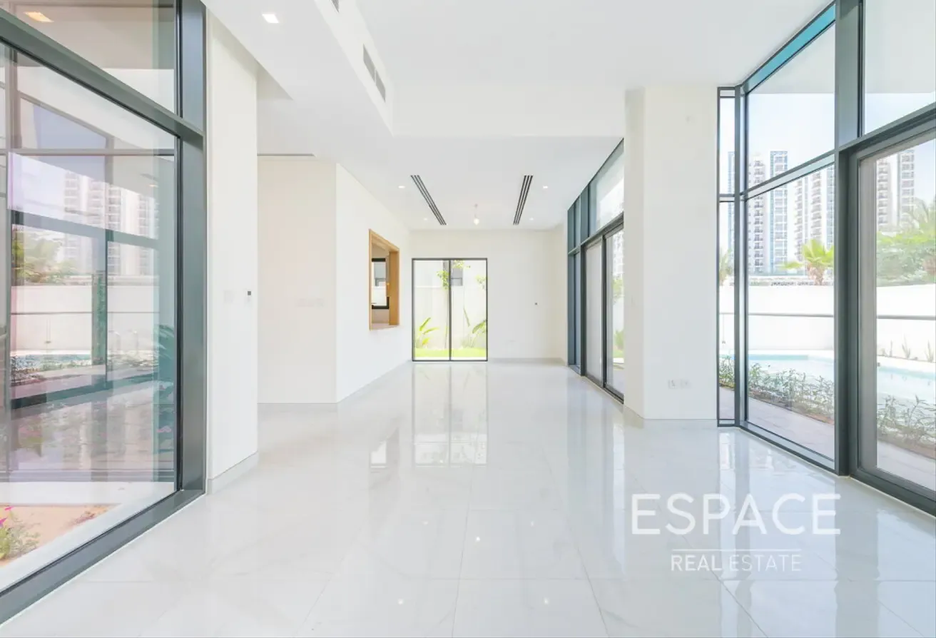 4 Bedrooms Villa | Pool | Next to Park
