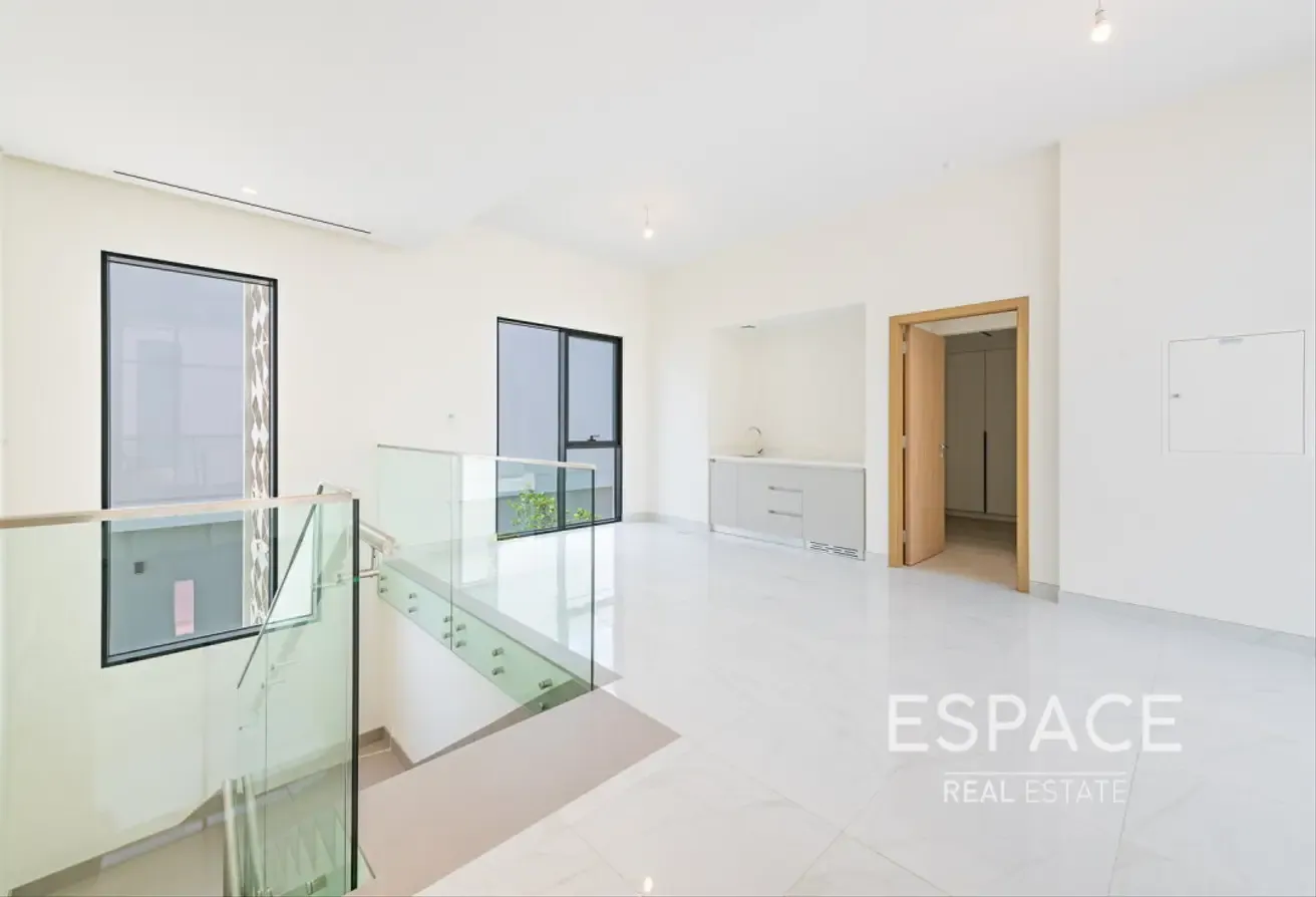 4 Bedrooms Villa | Pool | Next to Park