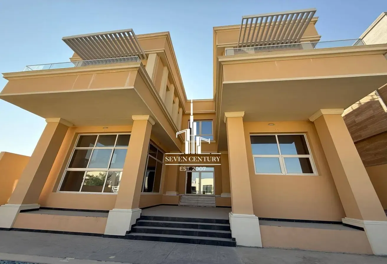 5BHK Villa with Private Pool and Maid's Room