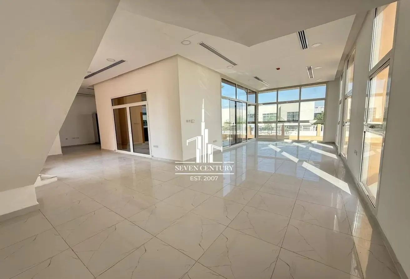 5BHK Villa with Private Pool and Maid's Room