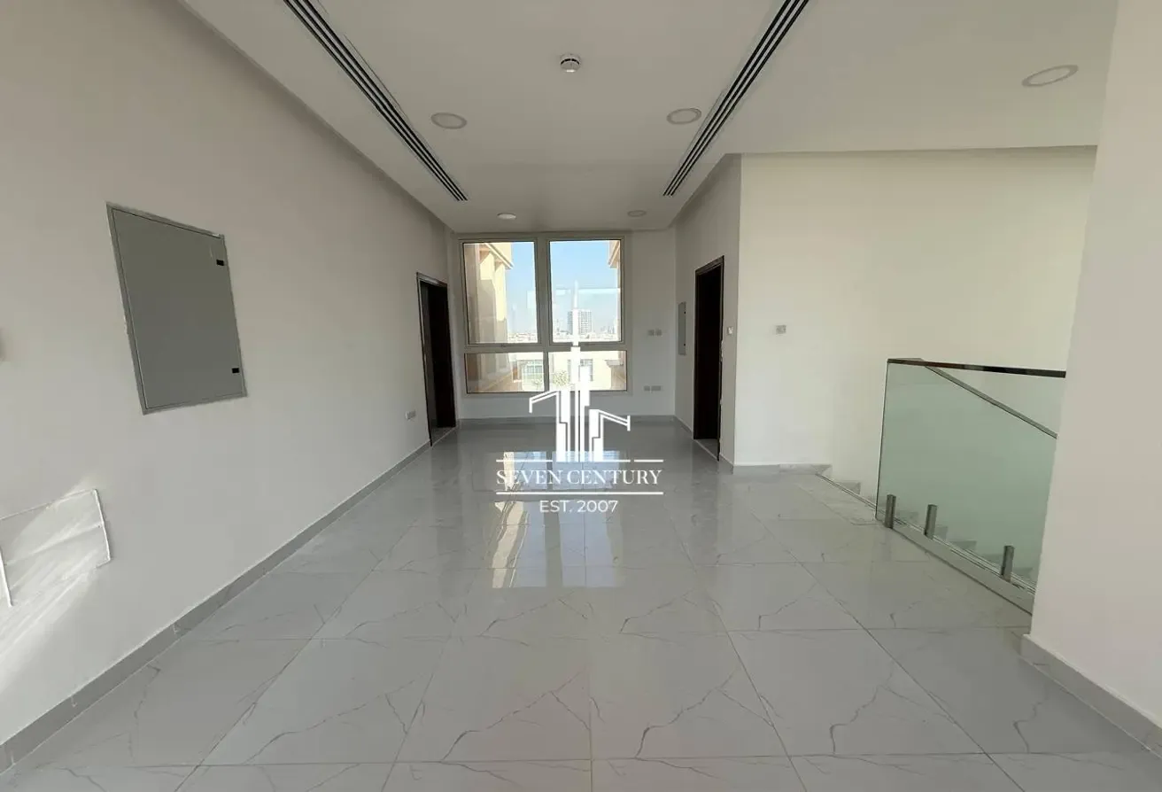 5BHK Villa with Private Pool and Maid's Room