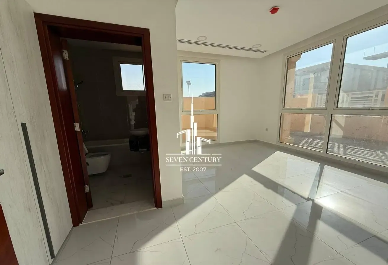 5BHK Villa with Private Pool and Maid's Room