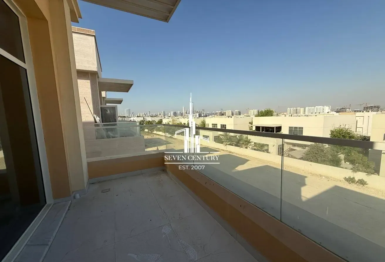 5BHK Villa with Private Pool and Maid's Room