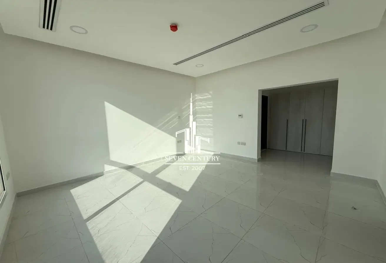 5BHK Villa with Private Pool and Maid's Room