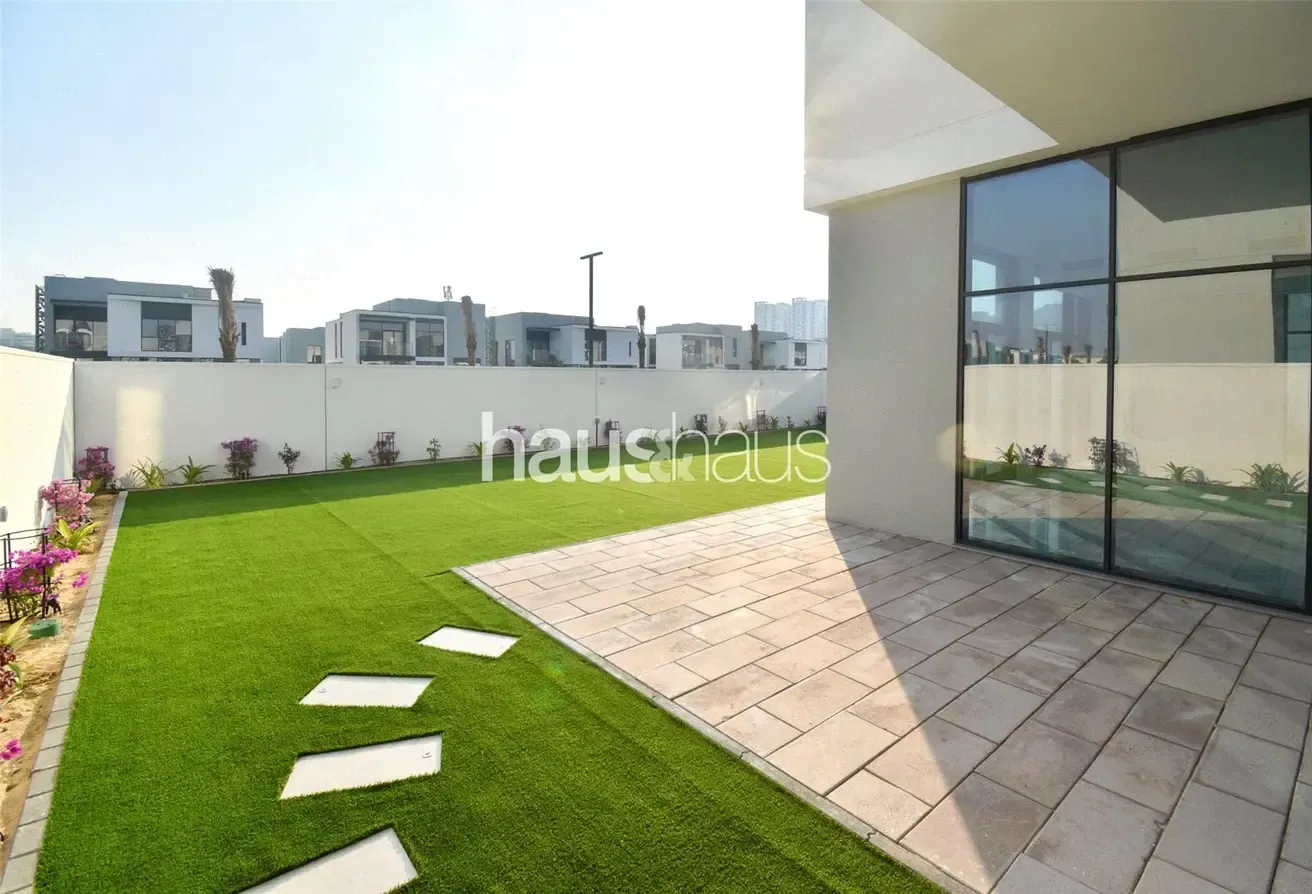 Fully Landscaped | Large Layout | Maid Room