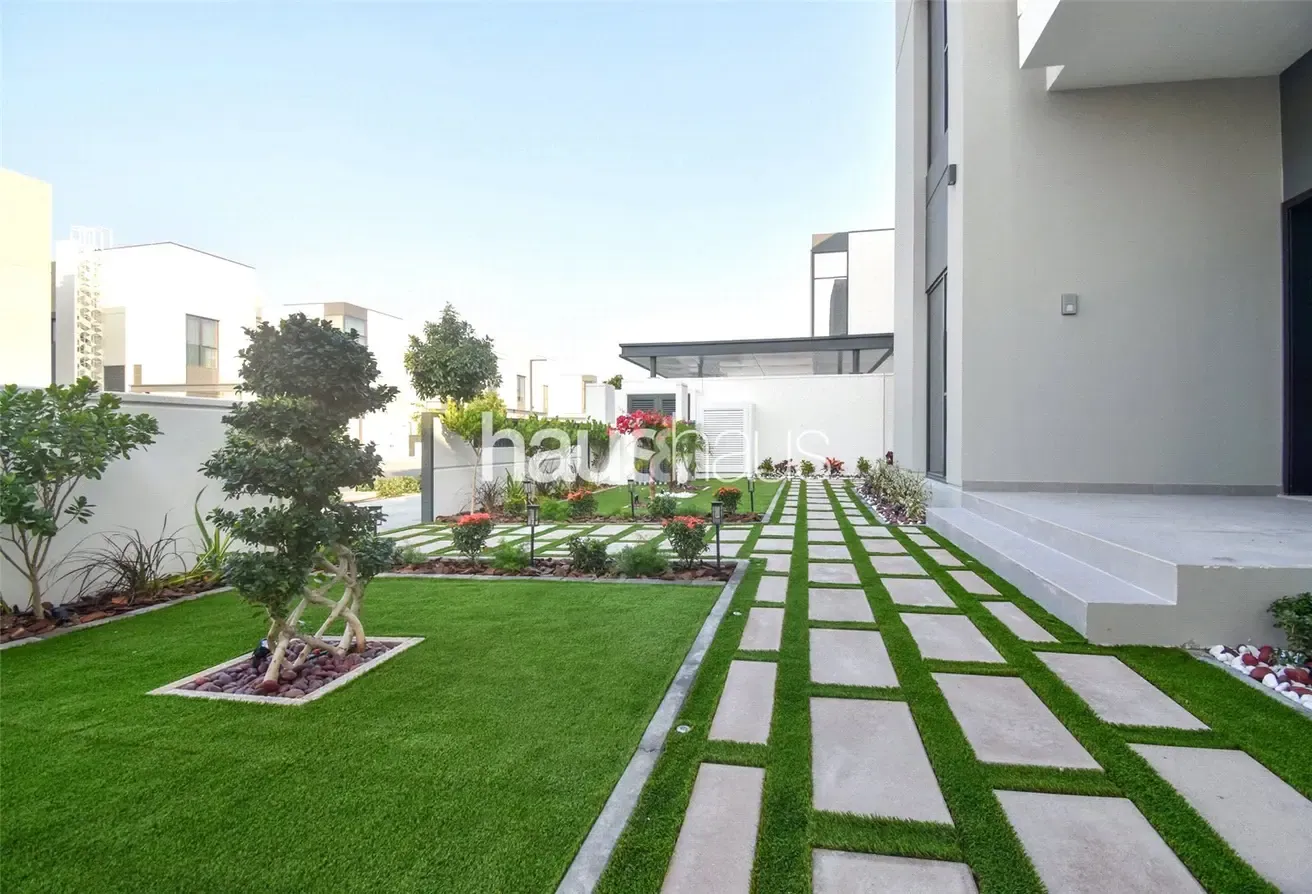 Fully Landscaped | Large Layout | Maid Room