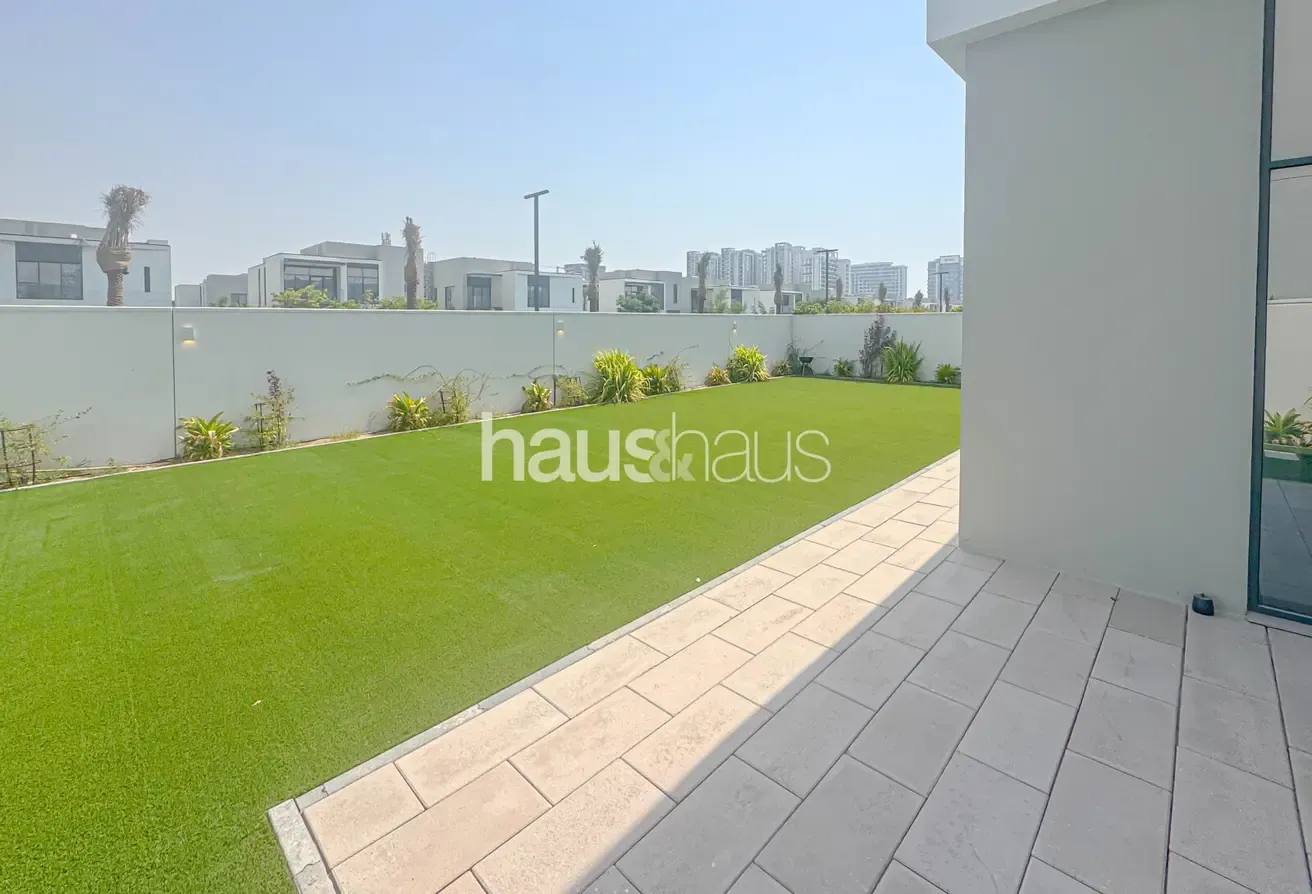 Fully Landscaped | Large Layout | Maid Room