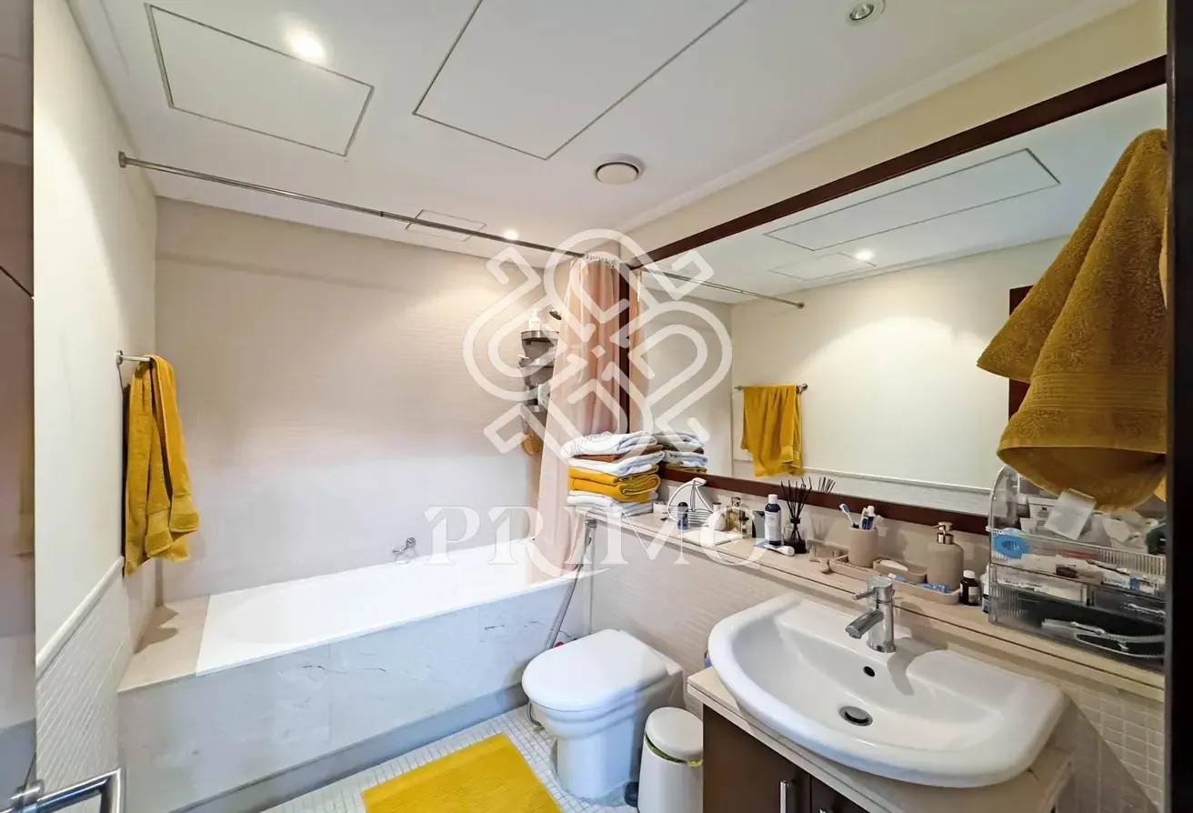 Bright 2BR | Pool and Marina View | Available Now
