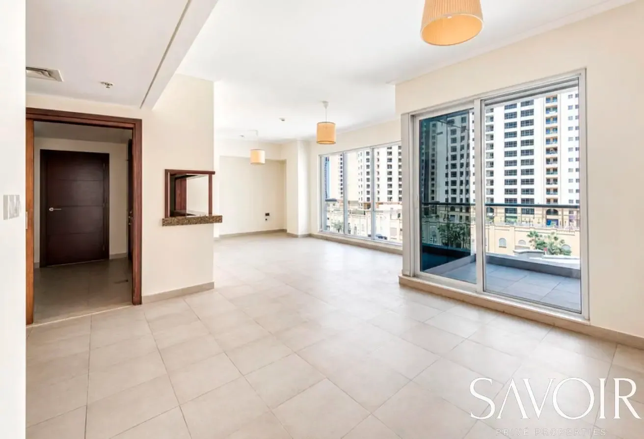 Chiller Free | Spacious | Near Tram