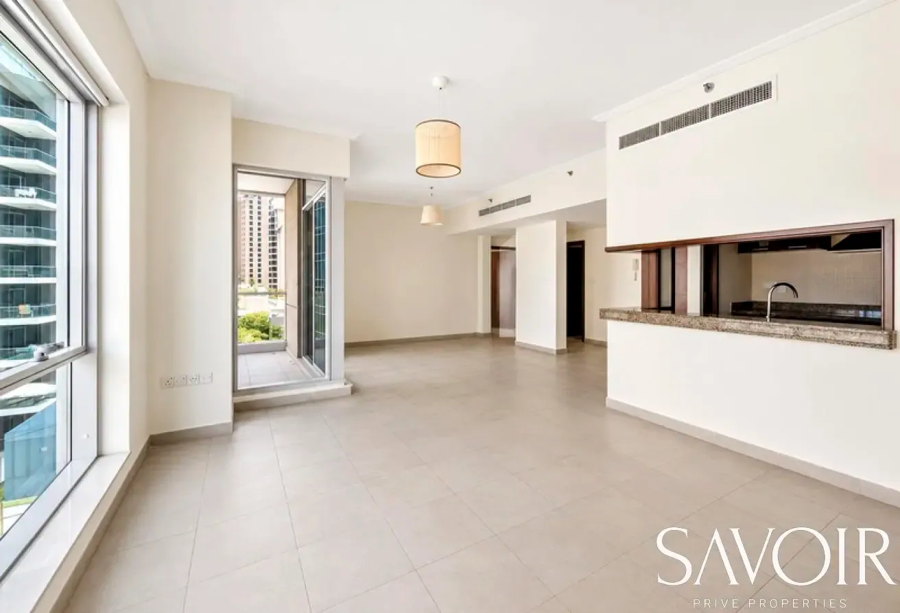 Chiller Free | Spacious | Near Tram