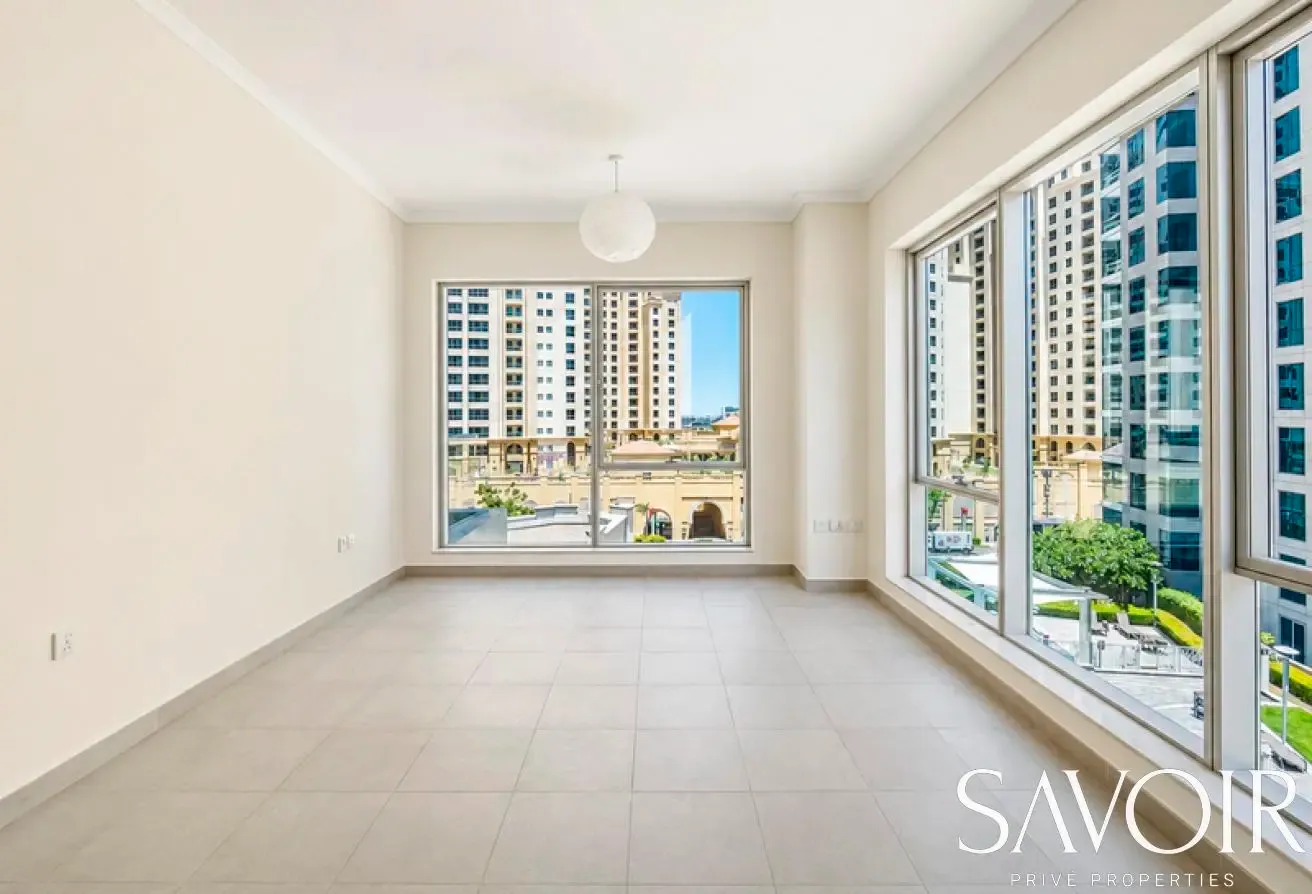 Chiller Free | Spacious | Near Tram