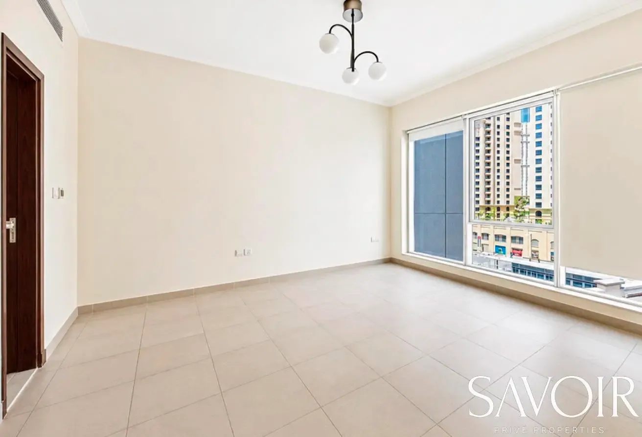 Chiller Free | Spacious | Near Tram
