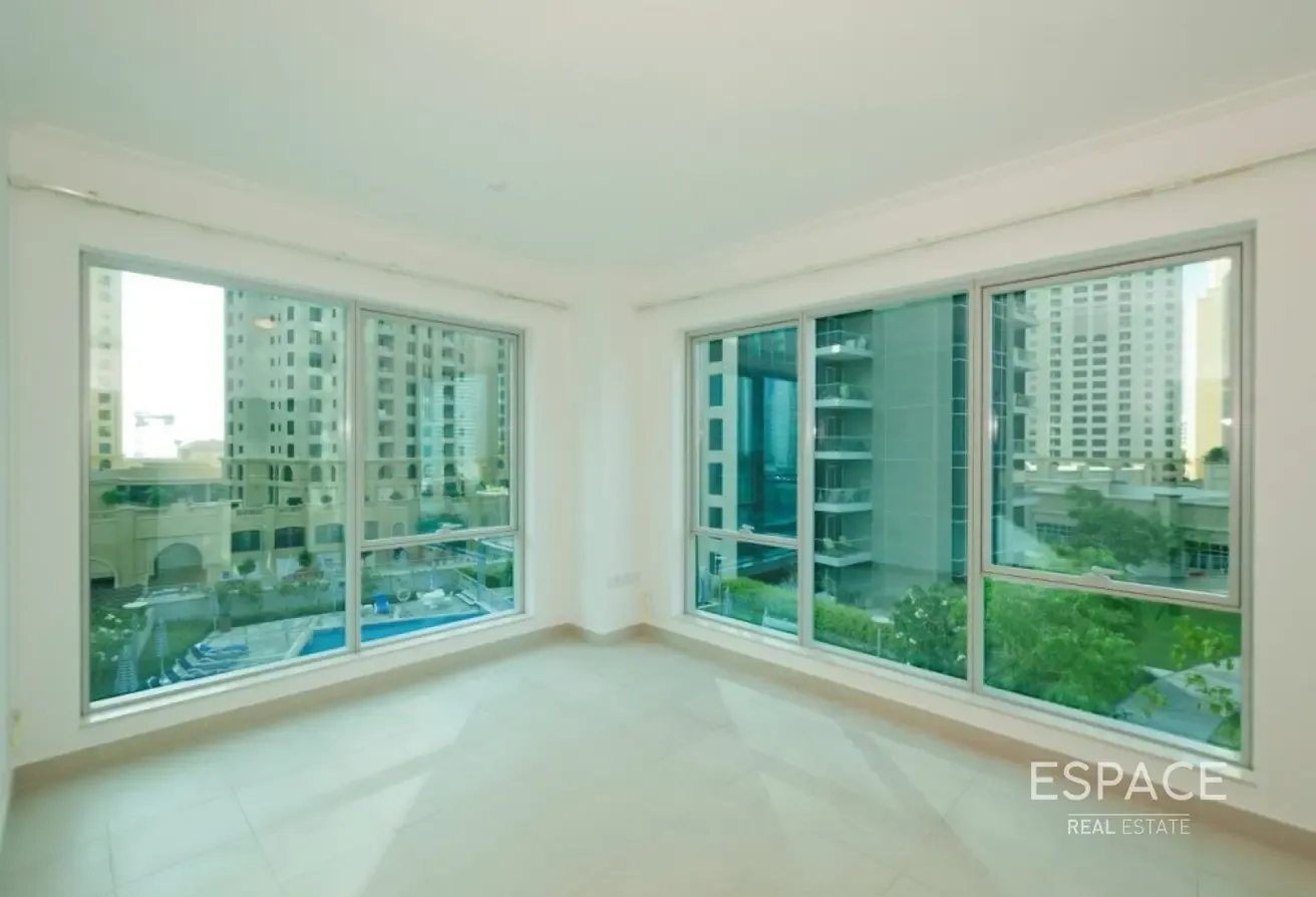 Spacious | Great Condition | Vacant June