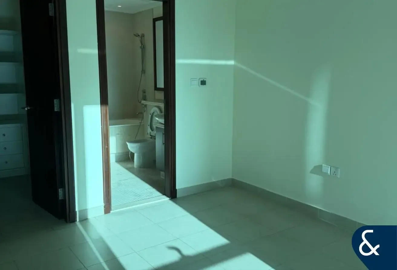 2 Bedrooms| Low Floor | Unfurnished | Vacant