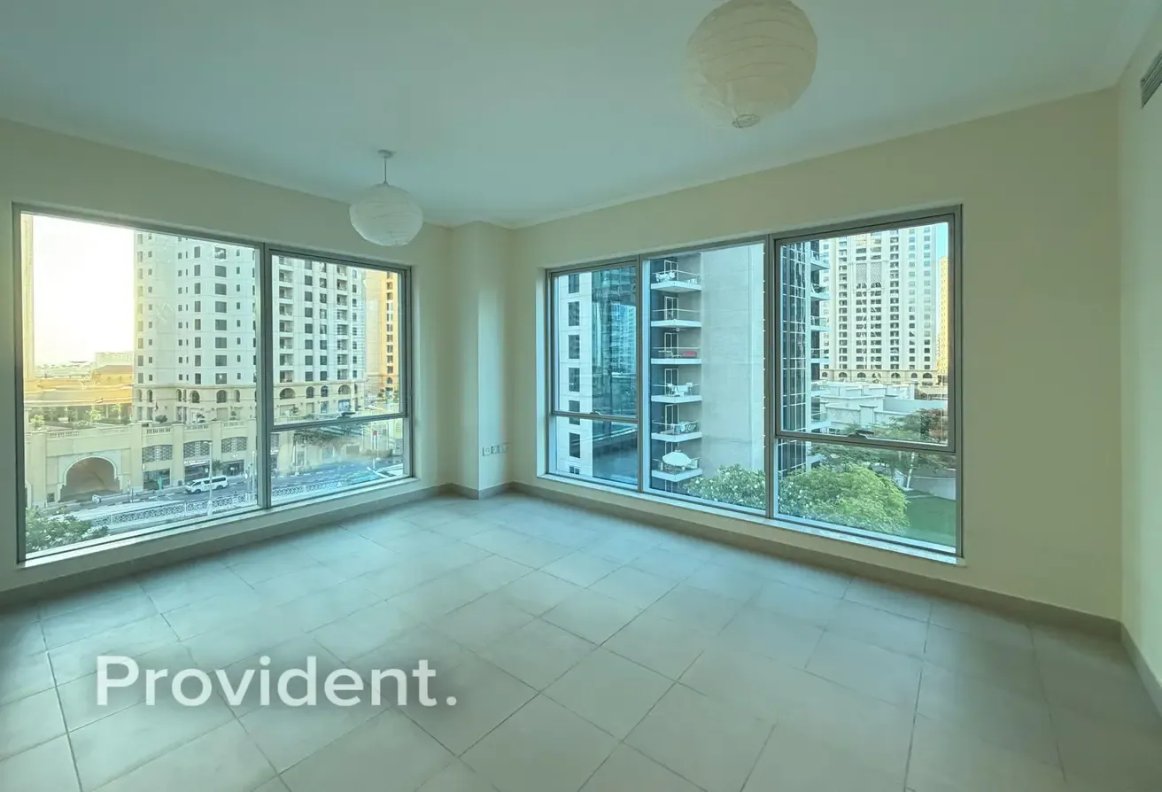 Premium Emaar Community | Large 2BR | Vacant