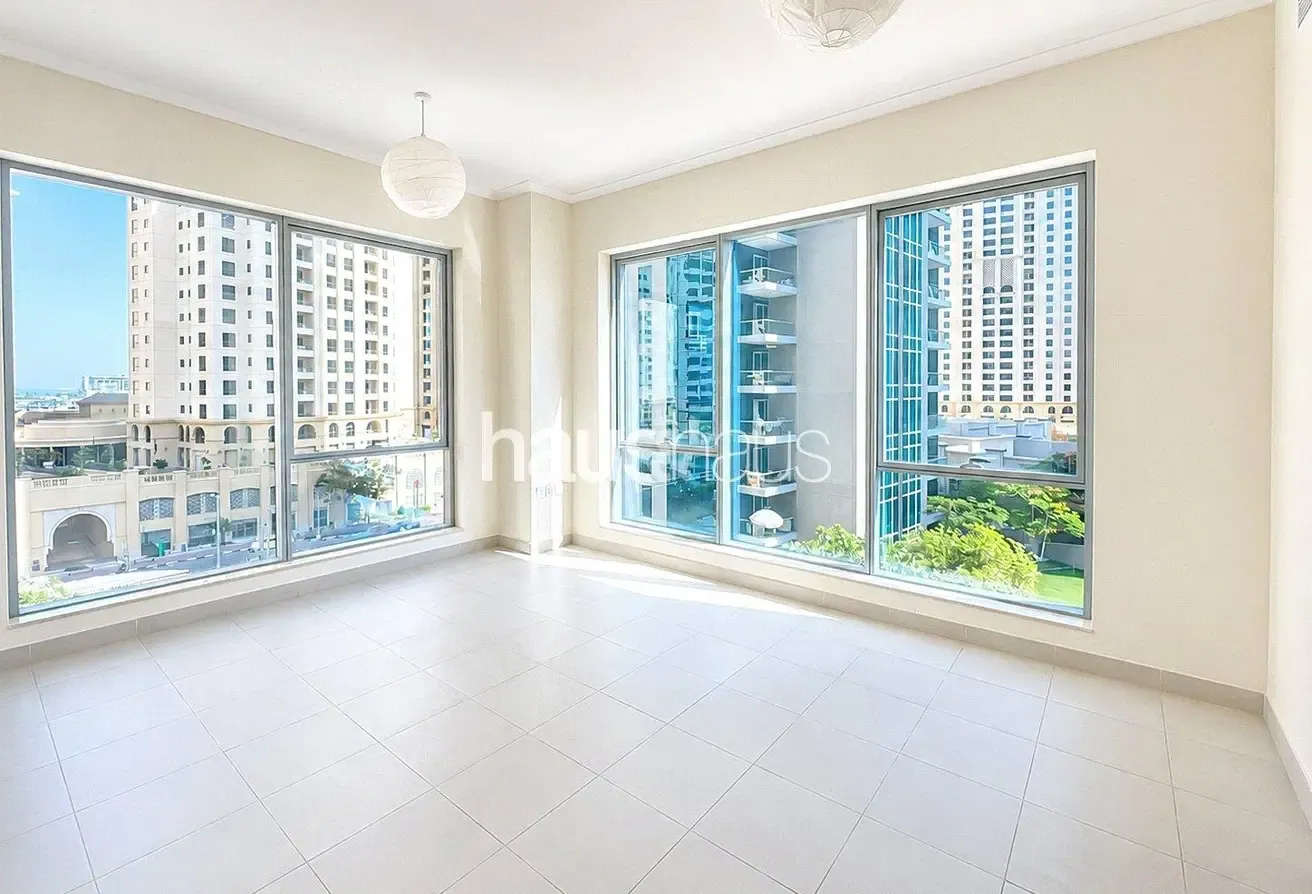 Unfurnished | Chiller free | Low Floor