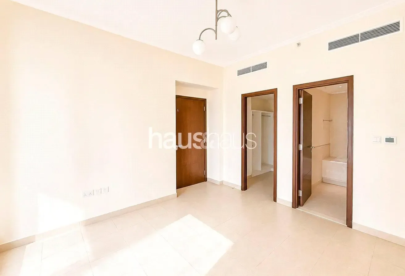 Unfurnished | Chiller free | Low Floor