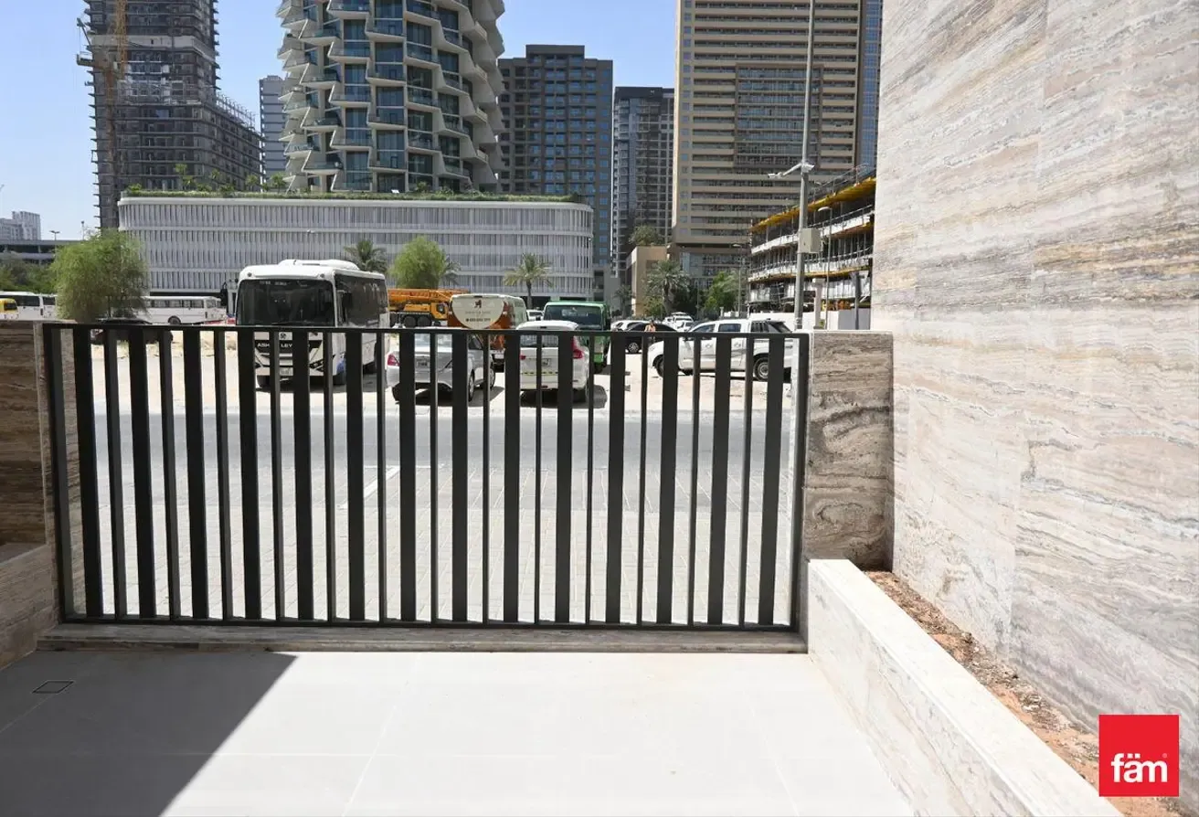 BRAND NEW | SPACIOUS UNIT | VACANT