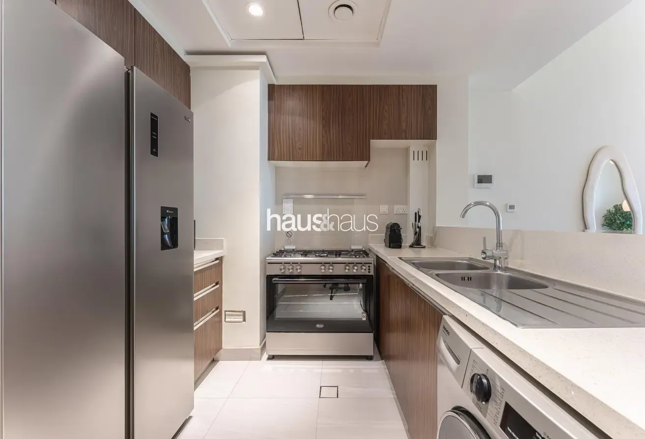 Iconic Views | Parkside Luxury | Near Metro