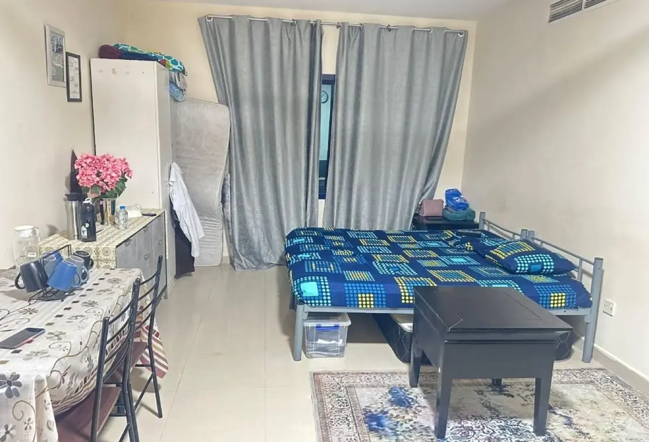 1 BR Apartment with Study in Bur Dubai
