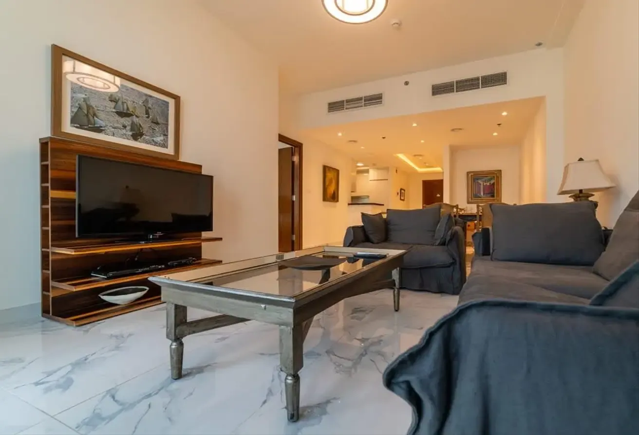 Luxury 1BR Apt in Dubai with Pool & Gym