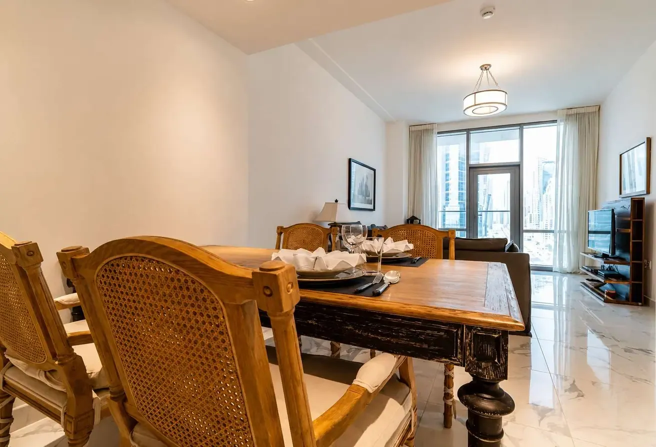 Luxury 1BR Apt in Dubai with Pool & Gym
