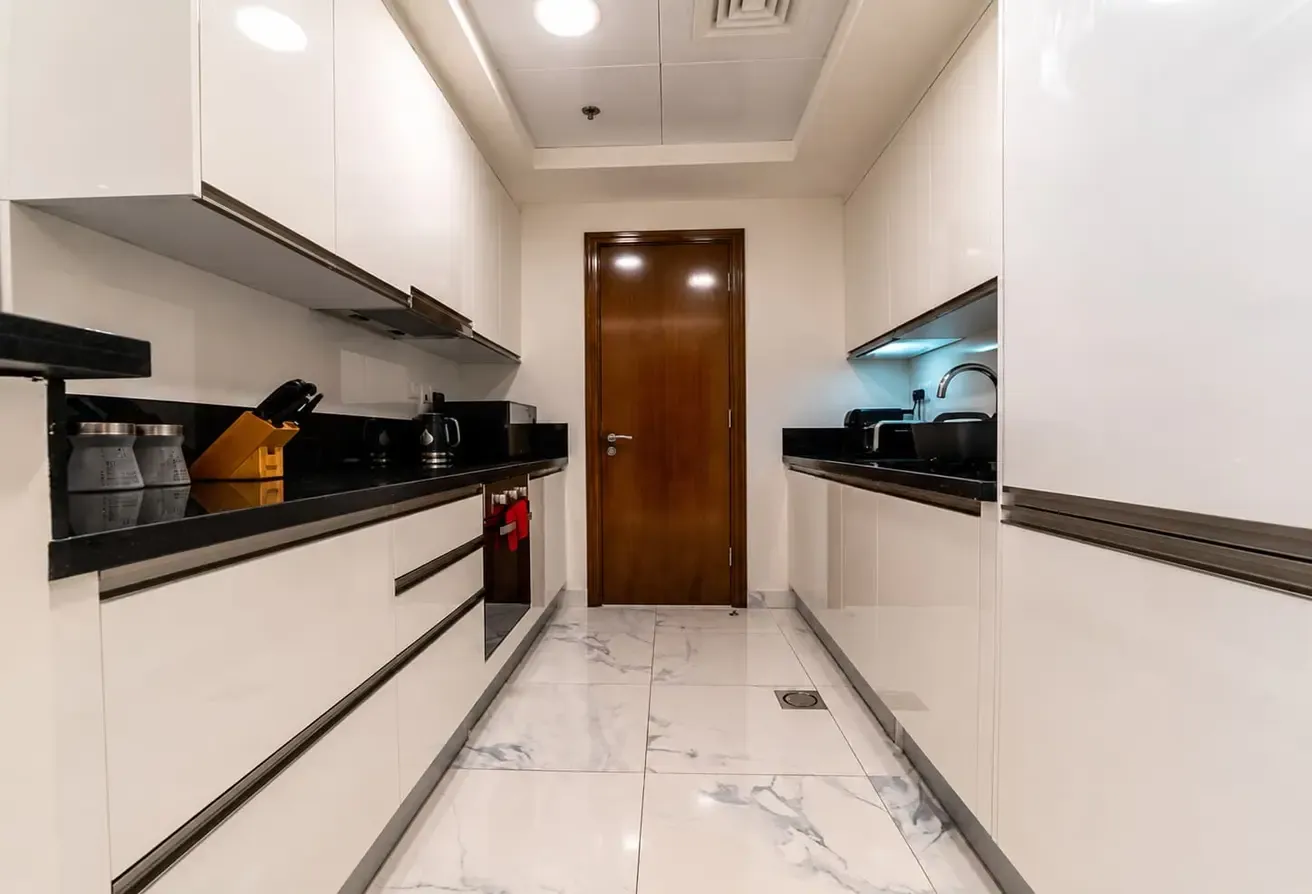 Luxury 1BR Apt in Dubai with Pool & Gym