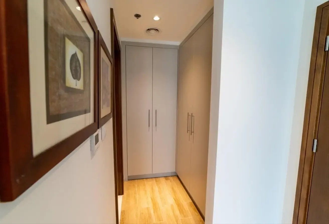 Luxury 1BR Apt in Dubai with Pool & Gym