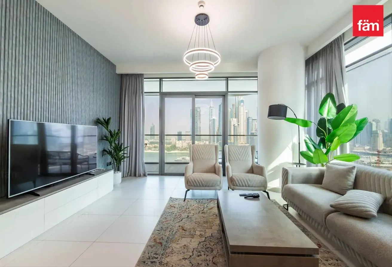 Marina Skyline View | Private Beach | High Floors