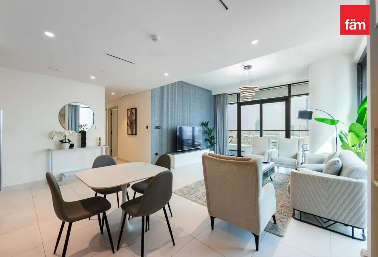 Marina Skyline View | Private Beach | High Floors